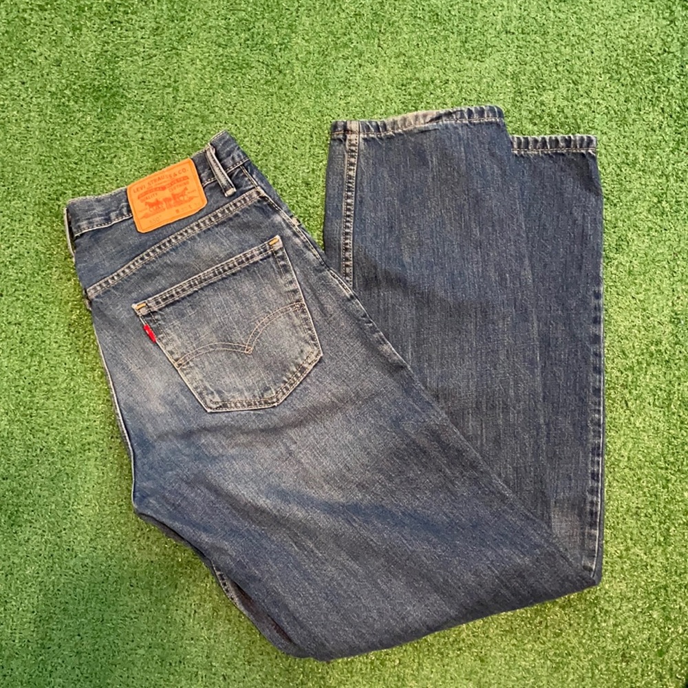 Vintage Levi’s 550 Relaxed Straight Leg Jeans